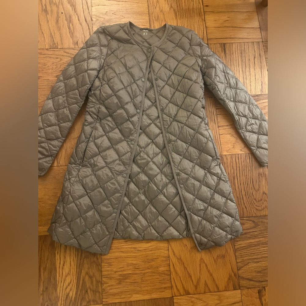 Uniqlo lightweight down jacket